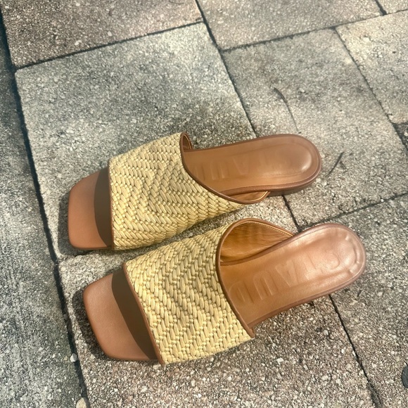 Staud Nevil Raffia Slides - Picture 4 of 7